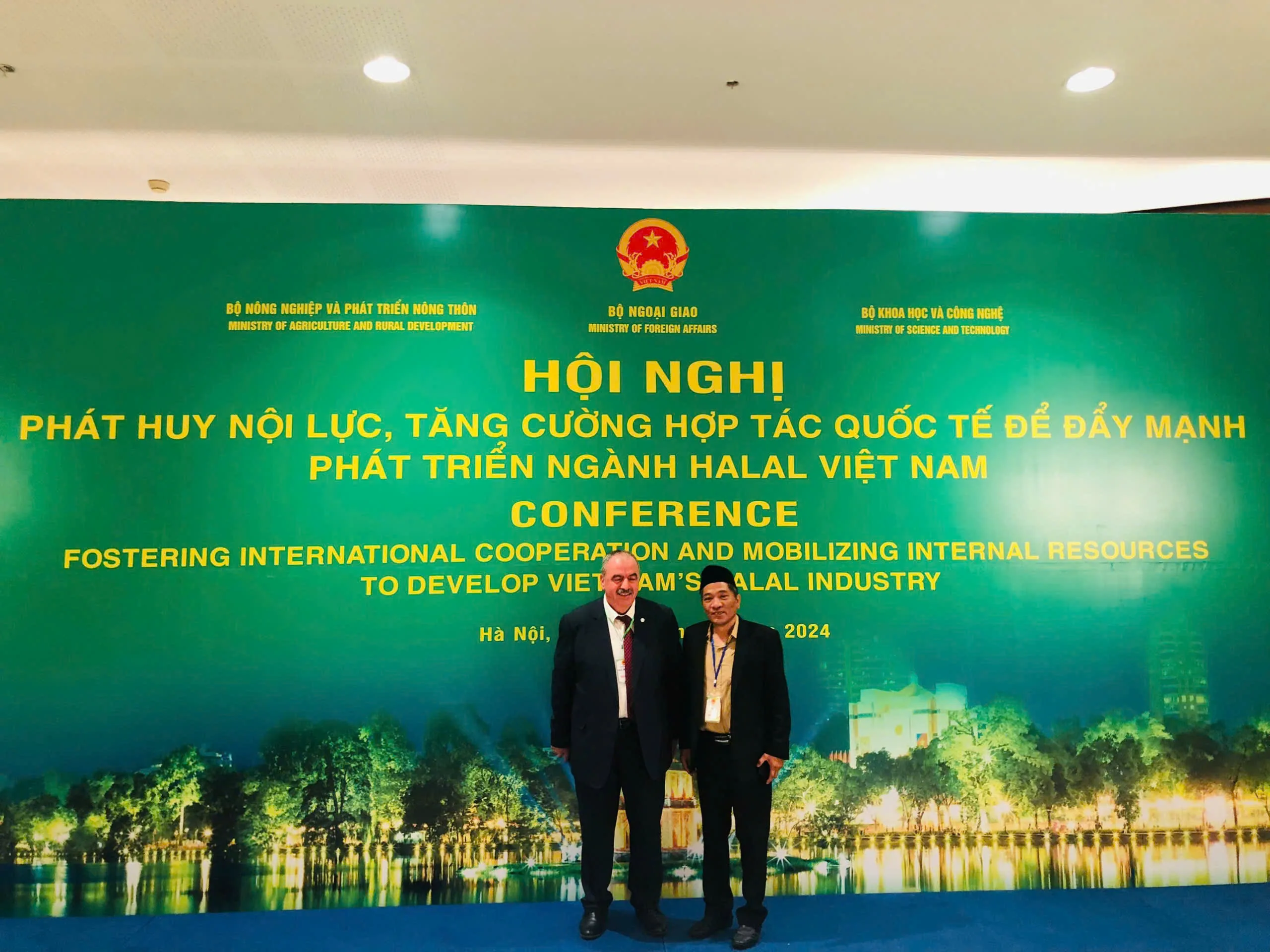 Backdrop Hội nghị phát triển ngành Halal Việt Nam năm 2024 tại Hà Nội
