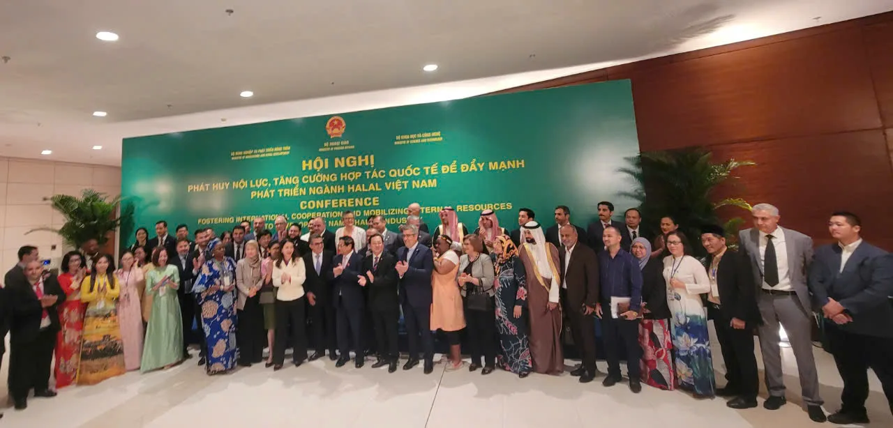 Đại biểu trong nước và quốc tế tại Hội nghị phát triển ngành Halal Việt Nam, Hà Nội tháng 10 năm 2024