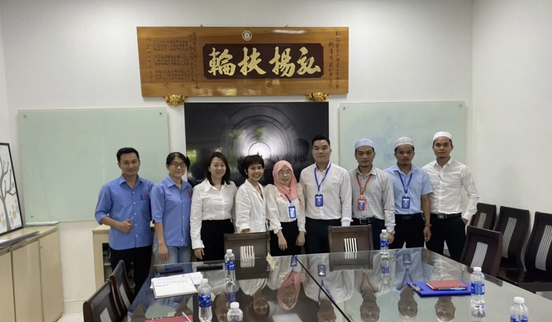 Đoàn Halal Việt Nam làm việc với doanh nghiệp tại phòng họp