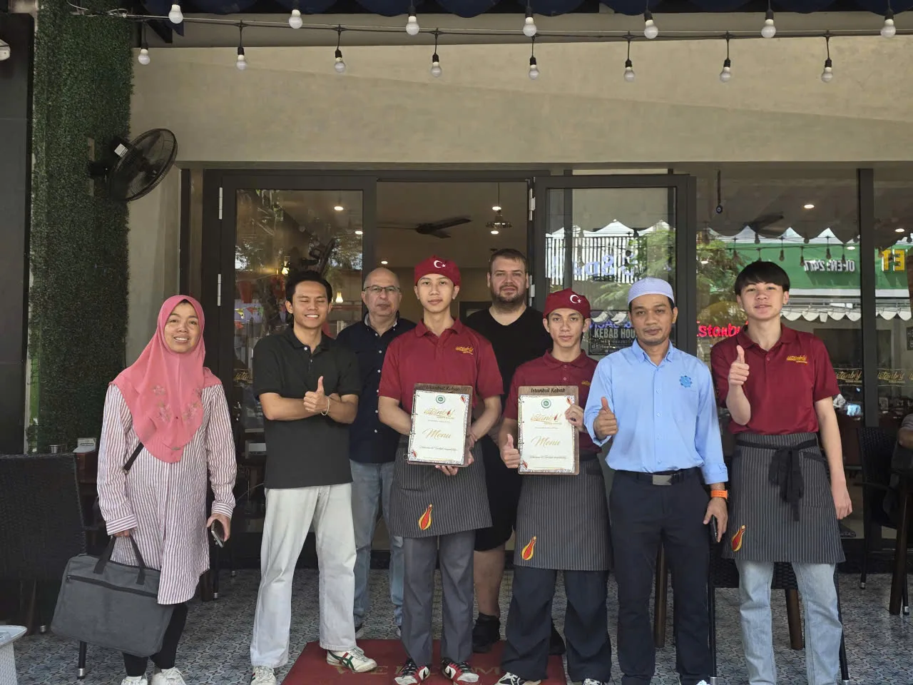 Trao chứng nhận Halal cho nhà hàng Istanbul tại Đà Nẵng