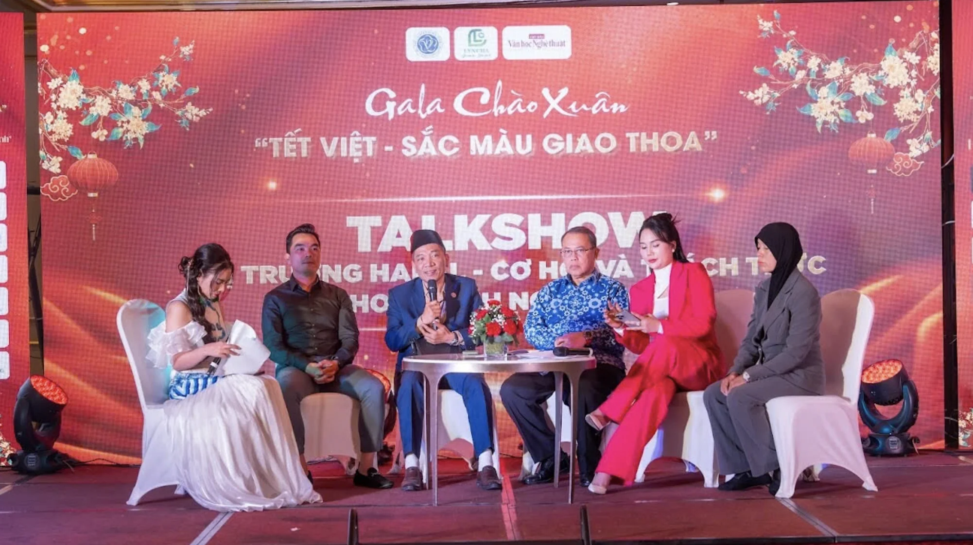 Talkshow Tết Việt — Sắc màu giao thoa tại Gala Chào Xuân