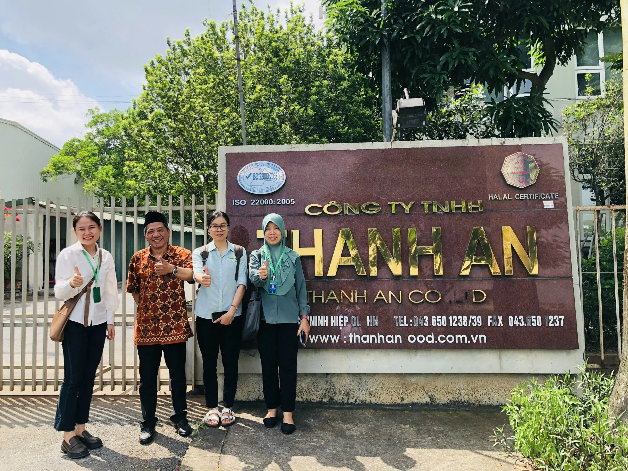 Đoàn Halal Việt Nam trước trụ sở Công ty Thanh An — ISO 22000, chứng nhận Halal