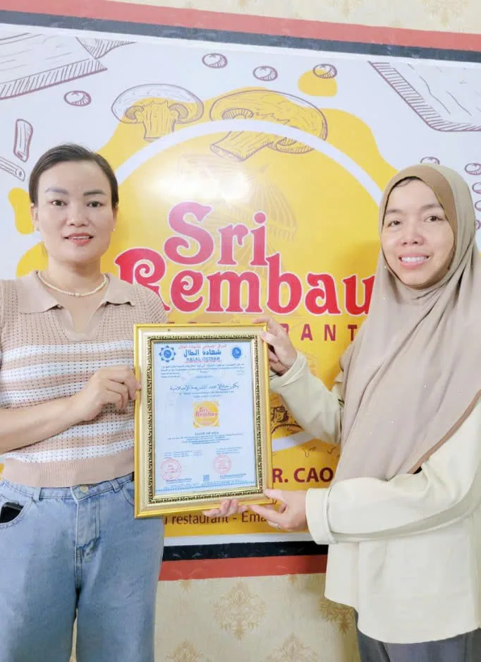 Trao chứng nhận Halal cho nhà hàng Sri Rembau