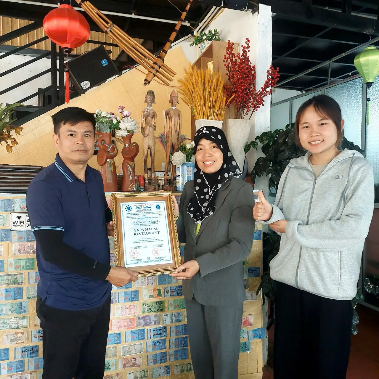 Trao chứng nhận Halal cho nhà hàng tại Sa Pa